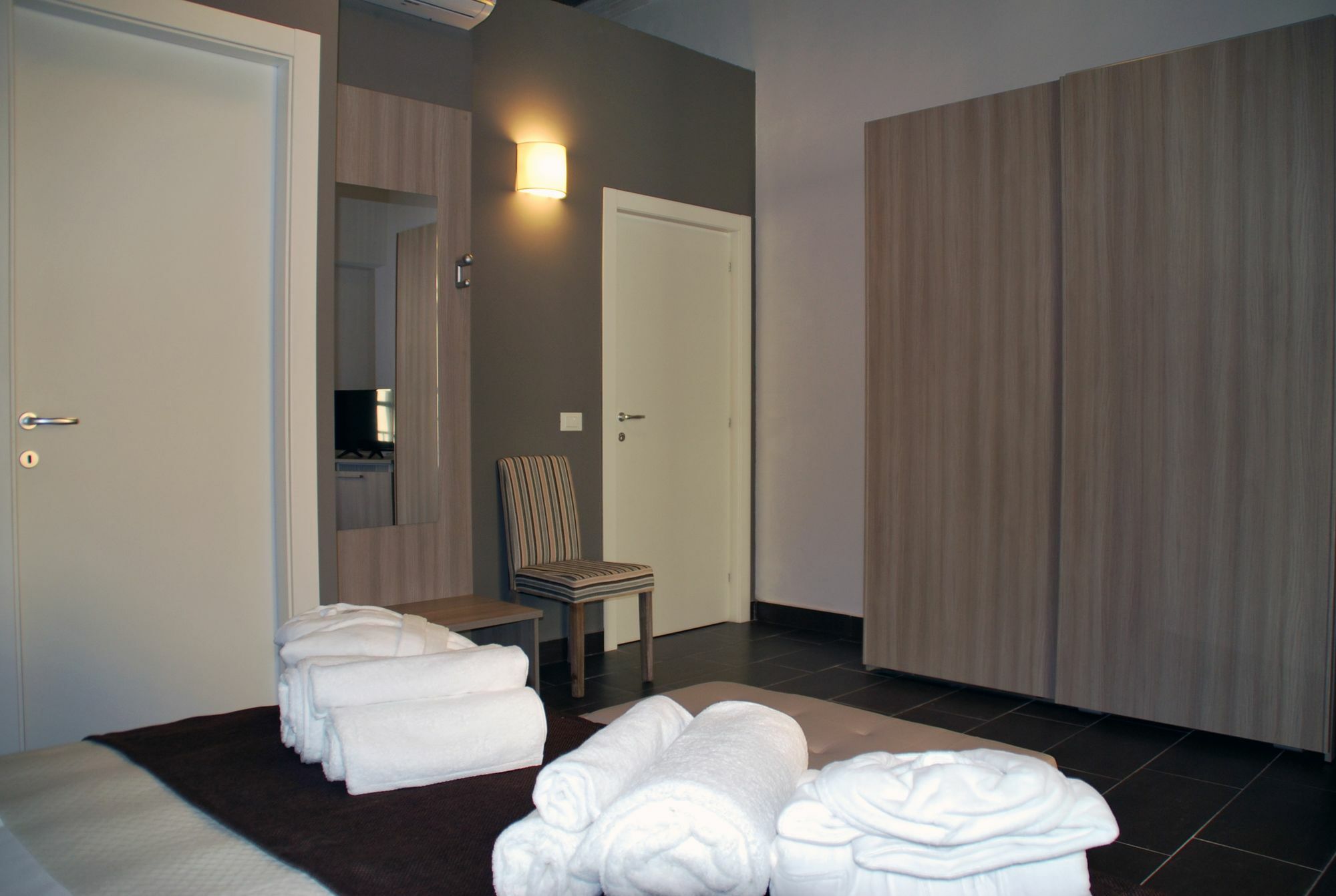 Casasicilia Carlo V Hotel Палермо Екстериор снимка