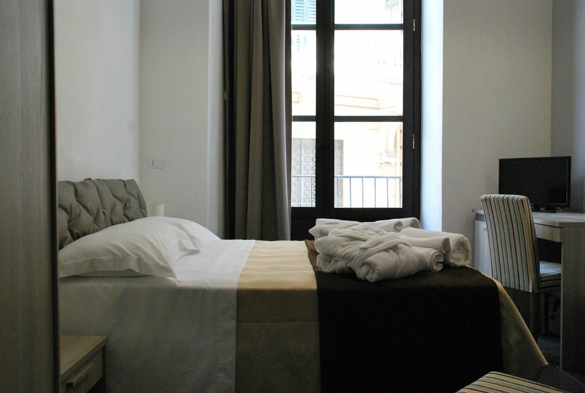 Casasicilia Carlo V Hotel Палермо Екстериор снимка